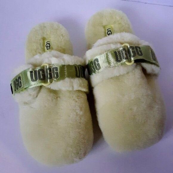 UGG Other - UGG Men's Slipper size 8M Fluff It Shoes